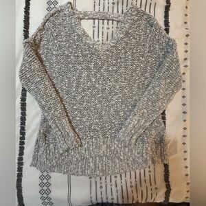 Hollister Women's V-Neck Sweater in Gray